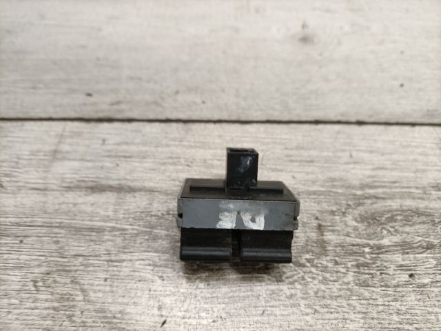 bontott VW POLO IV Ablakemelő Kapcsoló Négyes / Kettes