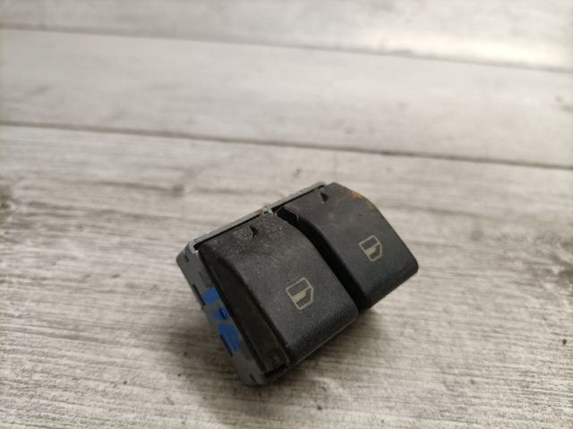 bontott VW POLO IV Ablakemelő Kapcsoló Négyes / Kettes