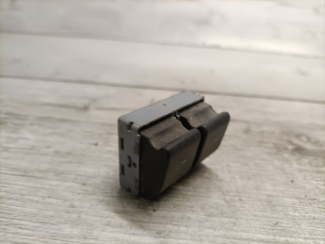 bontott VW POLO IV Ablakemelő Kapcsoló Négyes / Kettes