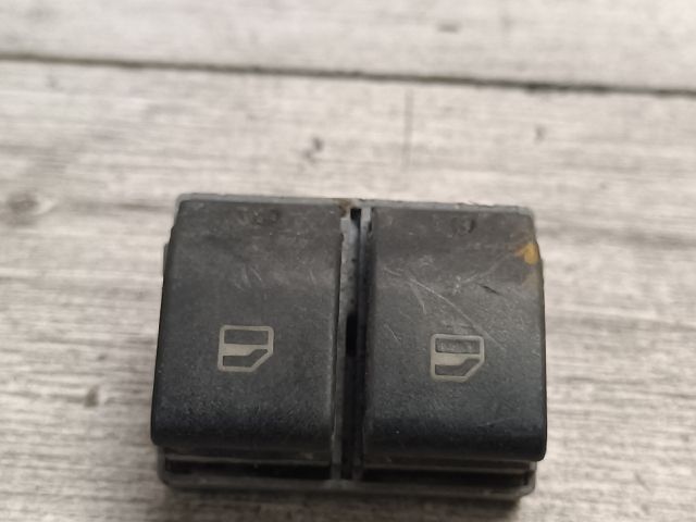 bontott VW POLO IV Ablakemelő Kapcsoló Négyes / Kettes