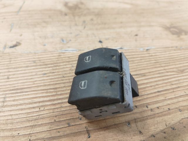 bontott VW POLO IV Ablakemelő Kapcsoló Négyes / Kettes