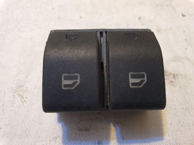 bontott VW POLO IV Ablakemelő Kapcsoló Négyes / Kettes