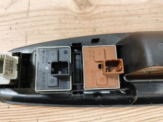 bontott VW POLO IV Ablakemelő Kapcsoló Négyes / Kettes