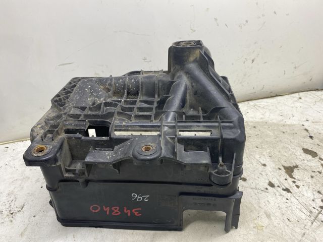 bontott VW POLO IV Akkumulátor Tartó