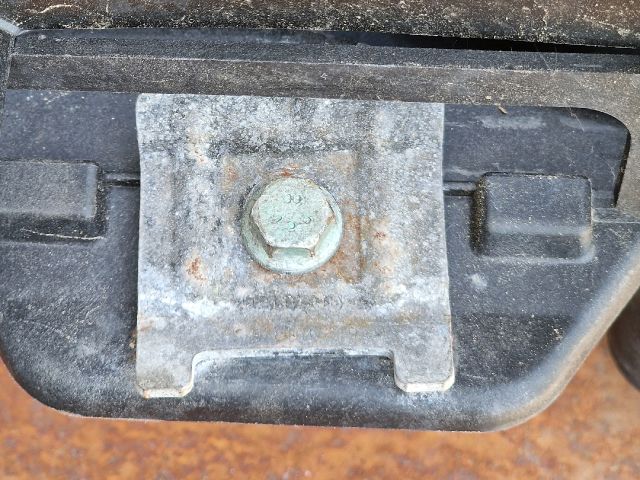 bontott VW POLO IV Akkumulátor Tartó