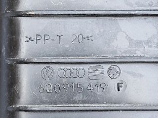 bontott VW POLO IV Akkumulátor Tartó