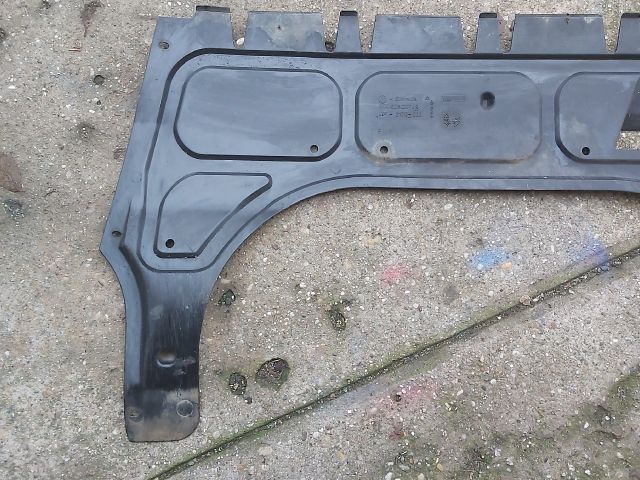 bontott VW POLO IV Alsó Motorburkolat