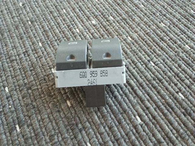 bontott VW POLO IV Bal első Ablakemelő Kapcsoló