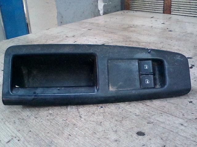 bontott VW POLO IV Bal első Ablakemelő Kapcsoló