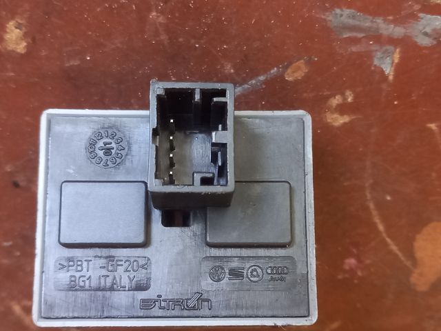 bontott VW POLO IV Bal első Ablakemelő Kapcsoló