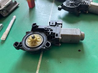 bontott VW POLO IV Bal első Ablakemelő Motor