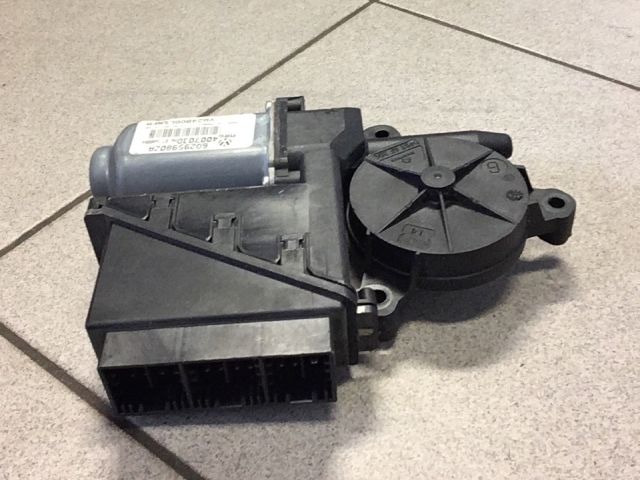 bontott VW POLO IV Bal első Ablakemelő Motor