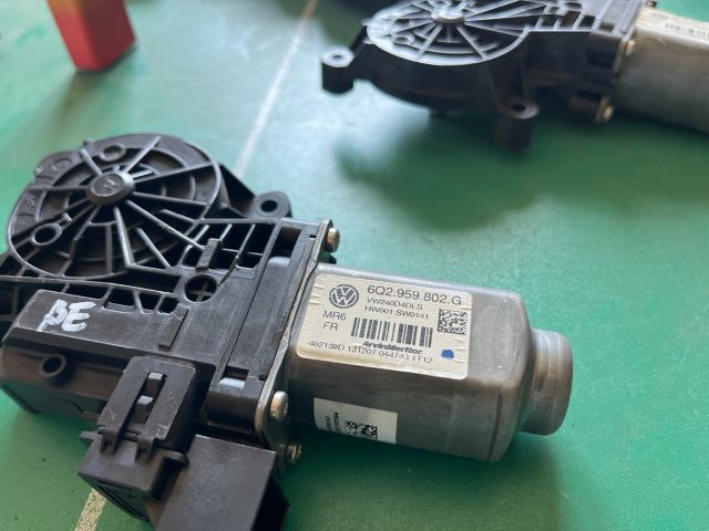 bontott VW POLO IV Bal első Ablakemelő Motor