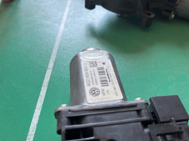 bontott VW POLO IV Bal első Ablakemelő Motor