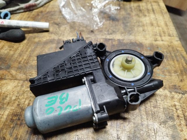 bontott VW POLO IV Bal első Ablakemelő Motor