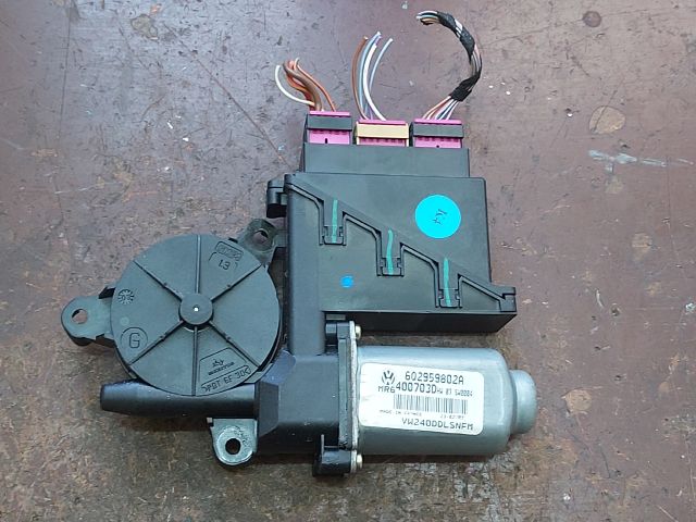 bontott VW POLO IV Bal első Ablakemelő Motor