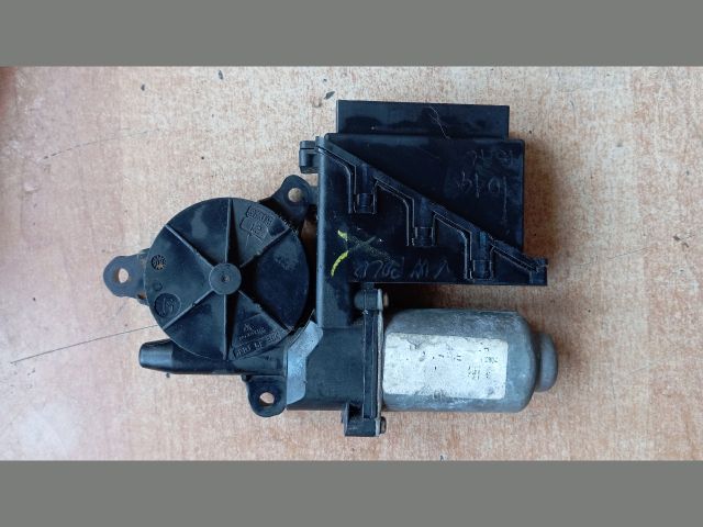 bontott VW POLO IV Bal első Ablakemelő Motor