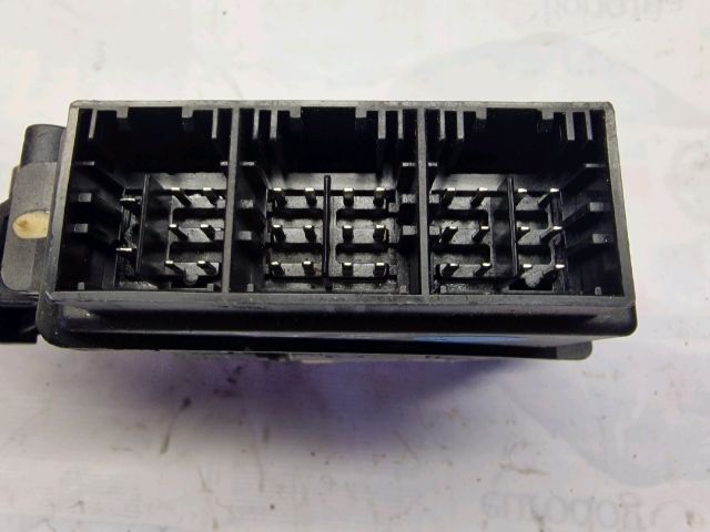 bontott VW POLO IV Bal első Ablakemelő Motor