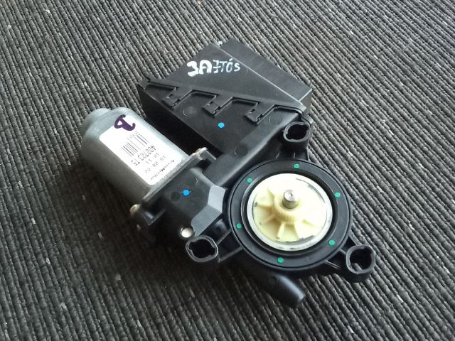 bontott VW POLO IV Bal első Ablakemelő Motor