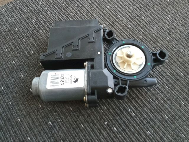 bontott VW POLO IV Bal első Ablakemelő Motor