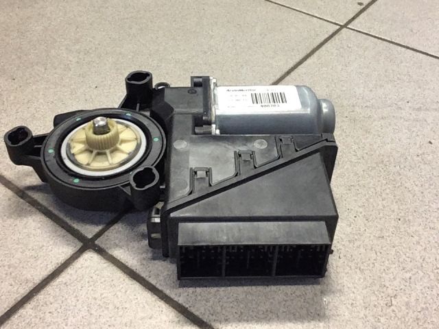 bontott VW POLO IV Bal első Ablakemelő Motor