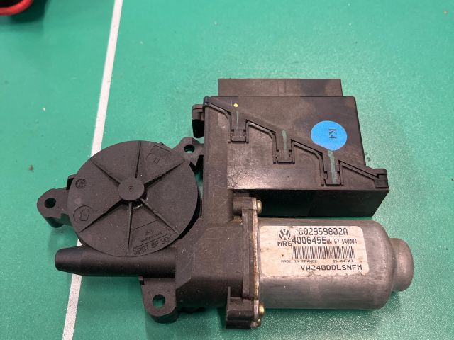 bontott VW POLO IV Bal első Ablakemelő Motor