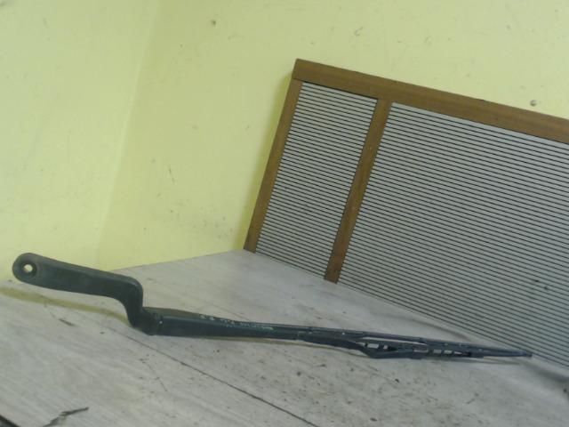 bontott VW POLO IV Bal első Ablaktörlő Kar