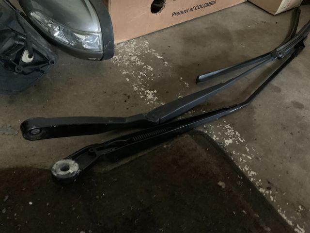 bontott VW POLO IV Bal első Ablaktörlő Kar