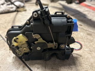 bontott VW POLO IV Bal első Ajtózár