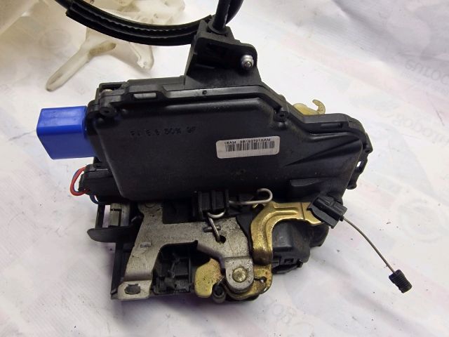 bontott VW POLO IV Bal első Ajtózár