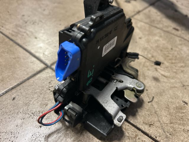 bontott VW POLO IV Bal első Ajtózár