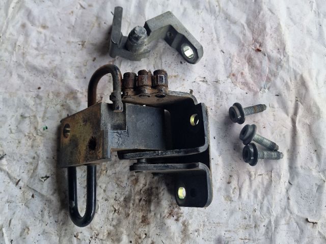 bontott VW POLO IV Bal első Alsó Zsanér