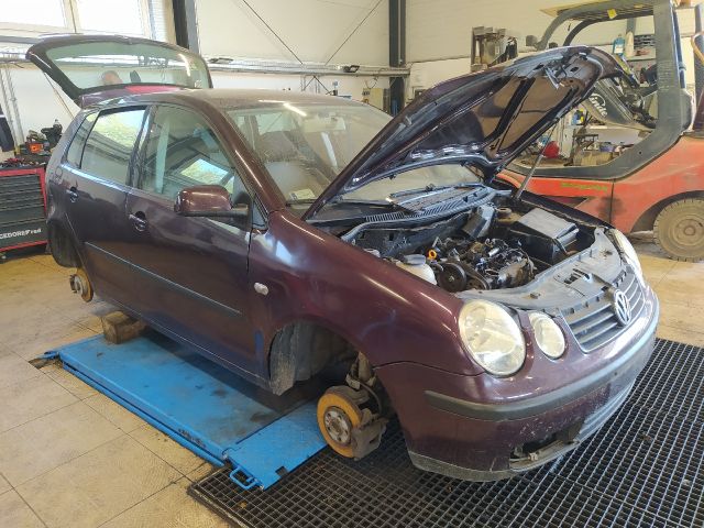 bontott VW POLO IV Bal első Alsó Zsanér