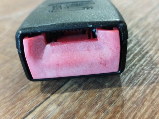 bontott VW POLO IV Bal első Biztonsági Öv Csat