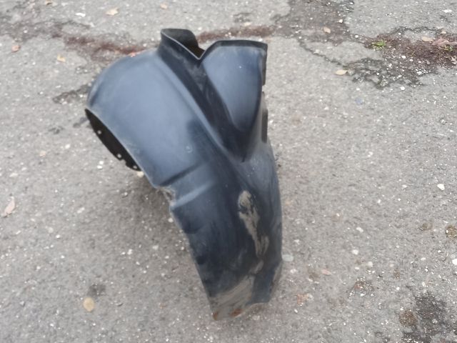 bontott VW POLO IV Bal első Első Dobbetét (Kerékjárati, Műanyag)