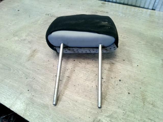 bontott VW POLO IV Bal első Fejtámla