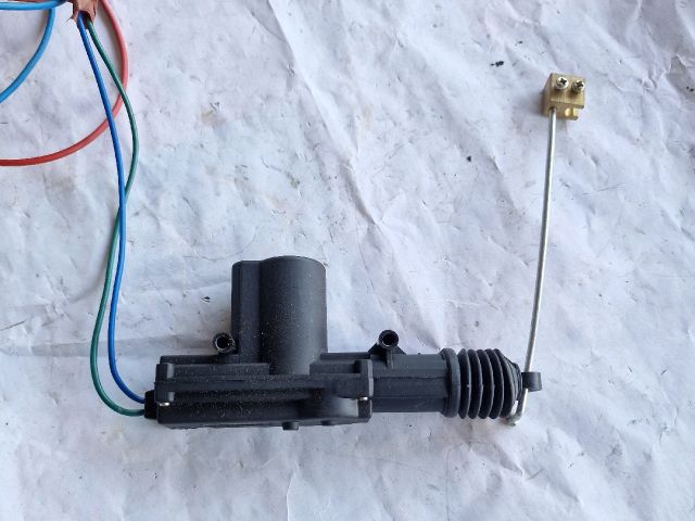 bontott VW POLO IV Bal első Központizár Motor