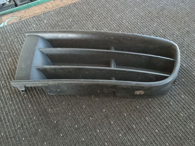 bontott VW POLO IV Bal első Lökhárító Vakborítás