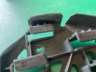 bontott VW POLO IV Bal első Oldal Lökhárító Tartó (Műanyag)