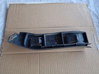 bontott VW POLO IV Bal első Oldal Lökhárító Tartó (Műanyag)