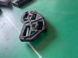 bontott VW POLO IV Bal első Oldal Lökhárító Tartó (Műanyag)