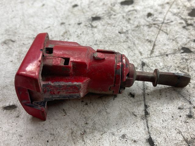 bontott VW POLO IV Bal első Zárbetét