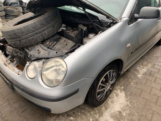 bontott VW POLO IV Bal első Zsanér