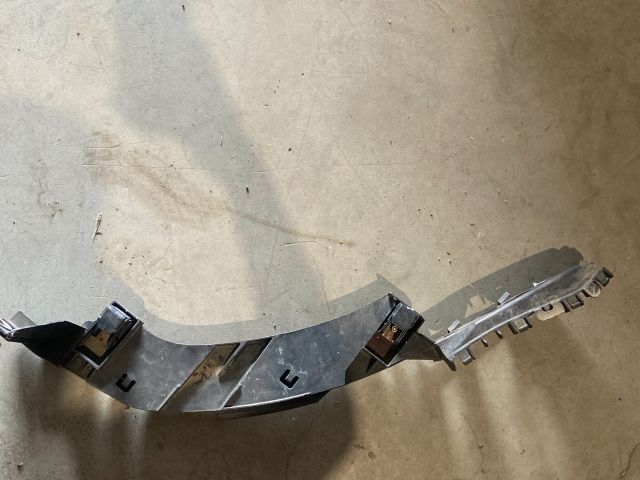 bontott VW POLO IV Bal Fényszóró Tartó