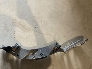 bontott VW POLO IV Bal Fényszóró Tartó