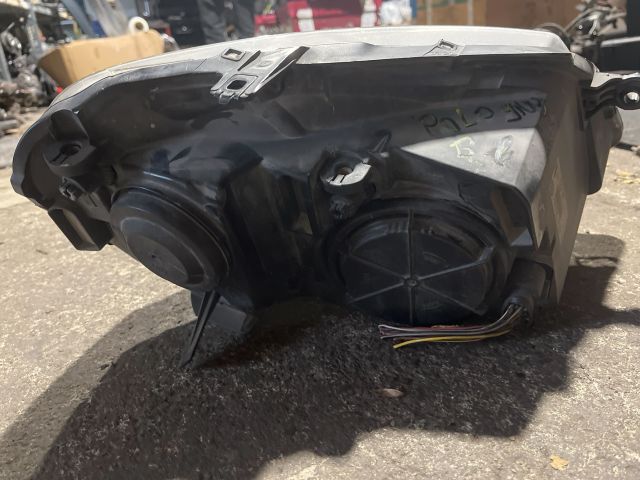 bontott VW POLO IV Bal Fényszóró