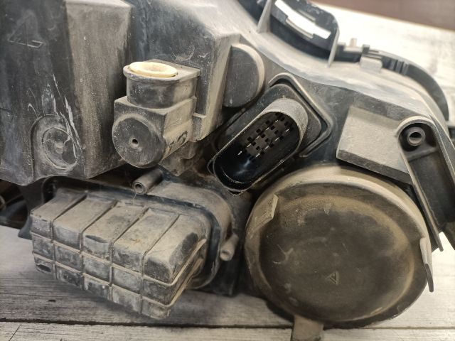 bontott VW POLO IV Bal Fényszóró