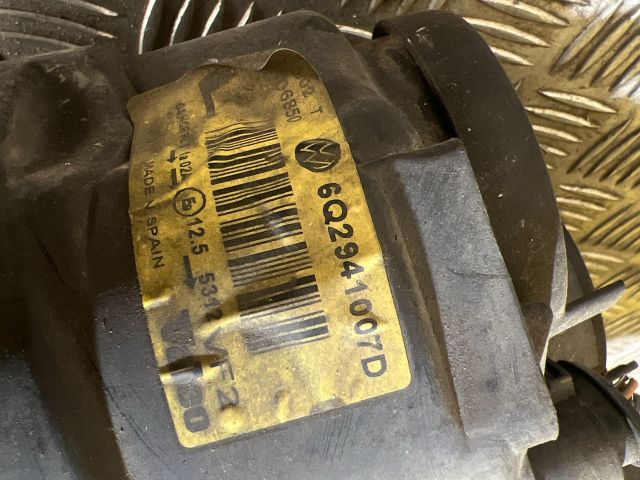 bontott VW POLO IV Bal Fényszóró