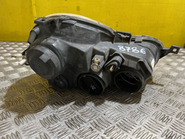 bontott VW POLO IV Bal Fényszóró