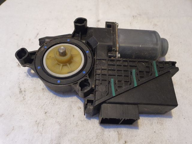 bontott VW POLO IV Bal hátsó Ablakemelő Motor